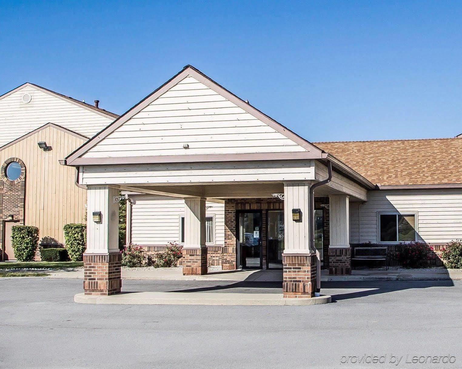 Days Inn By Wyndham Sidney Oh Kültér fotó