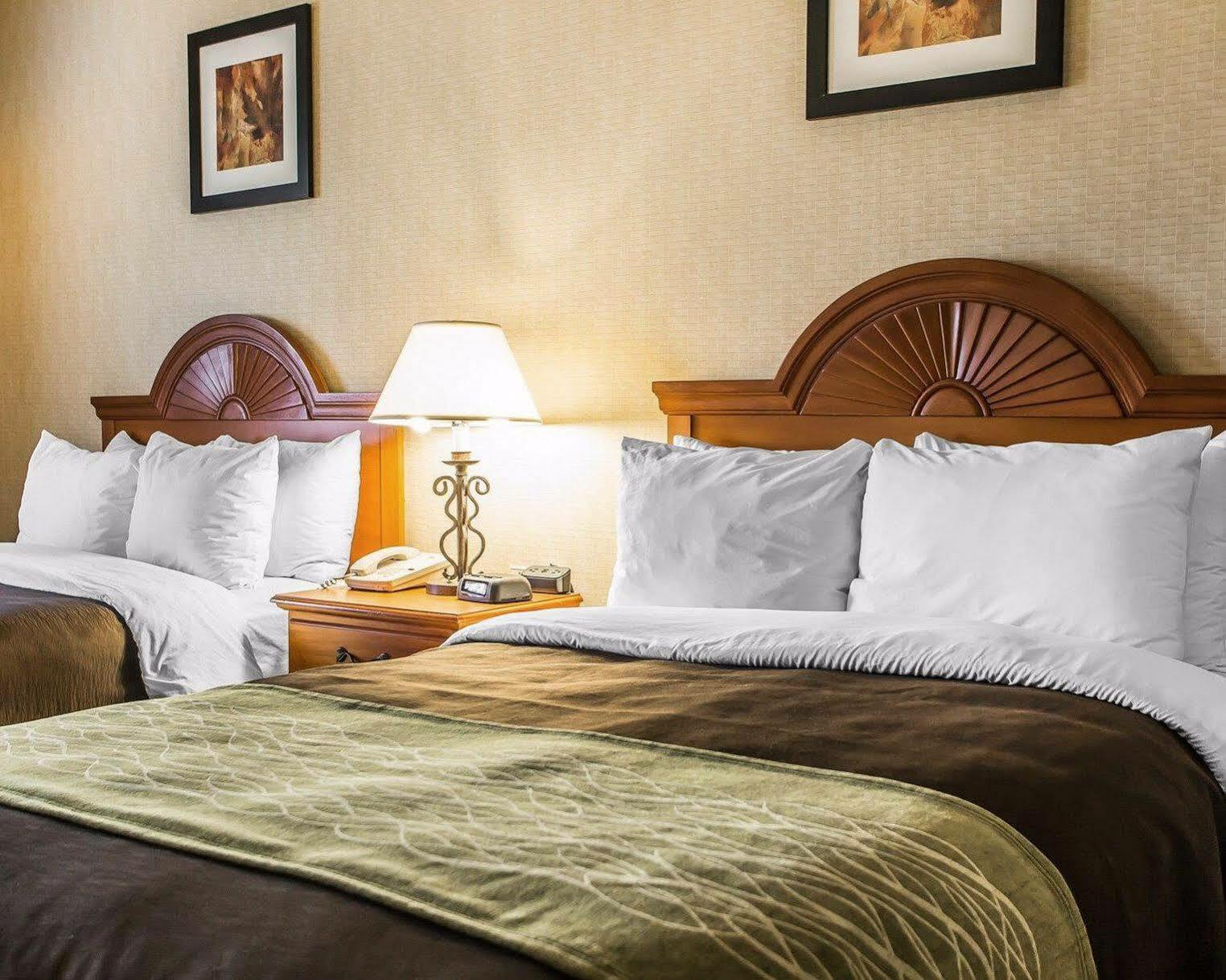 Days Inn By Wyndham Sidney Oh Kültér fotó