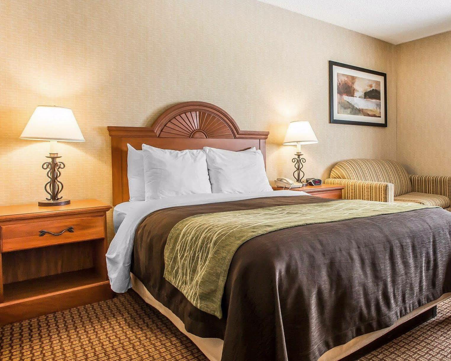 Days Inn By Wyndham Sidney Oh Kültér fotó