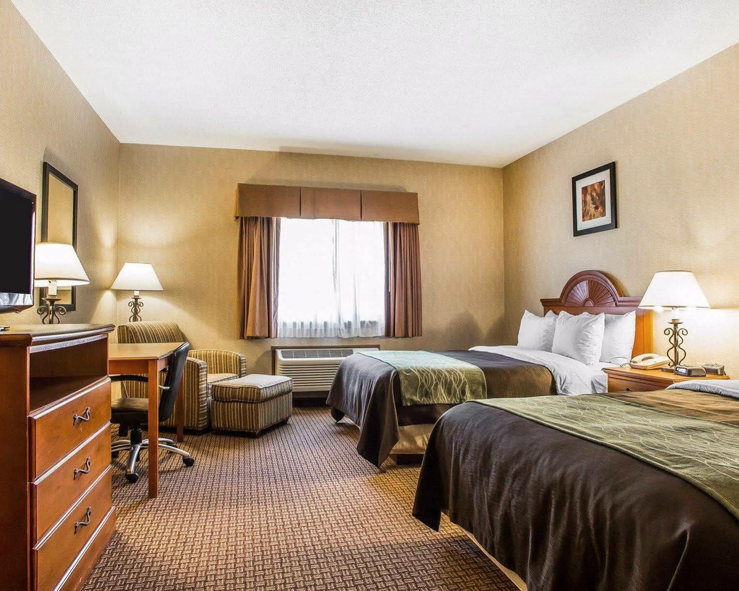 Days Inn By Wyndham Sidney Oh Kültér fotó
