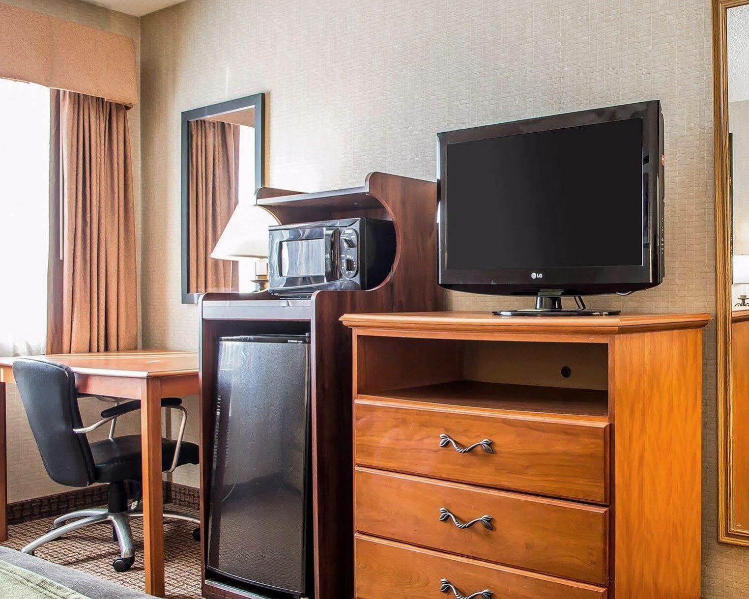 Days Inn By Wyndham Sidney Oh Kültér fotó