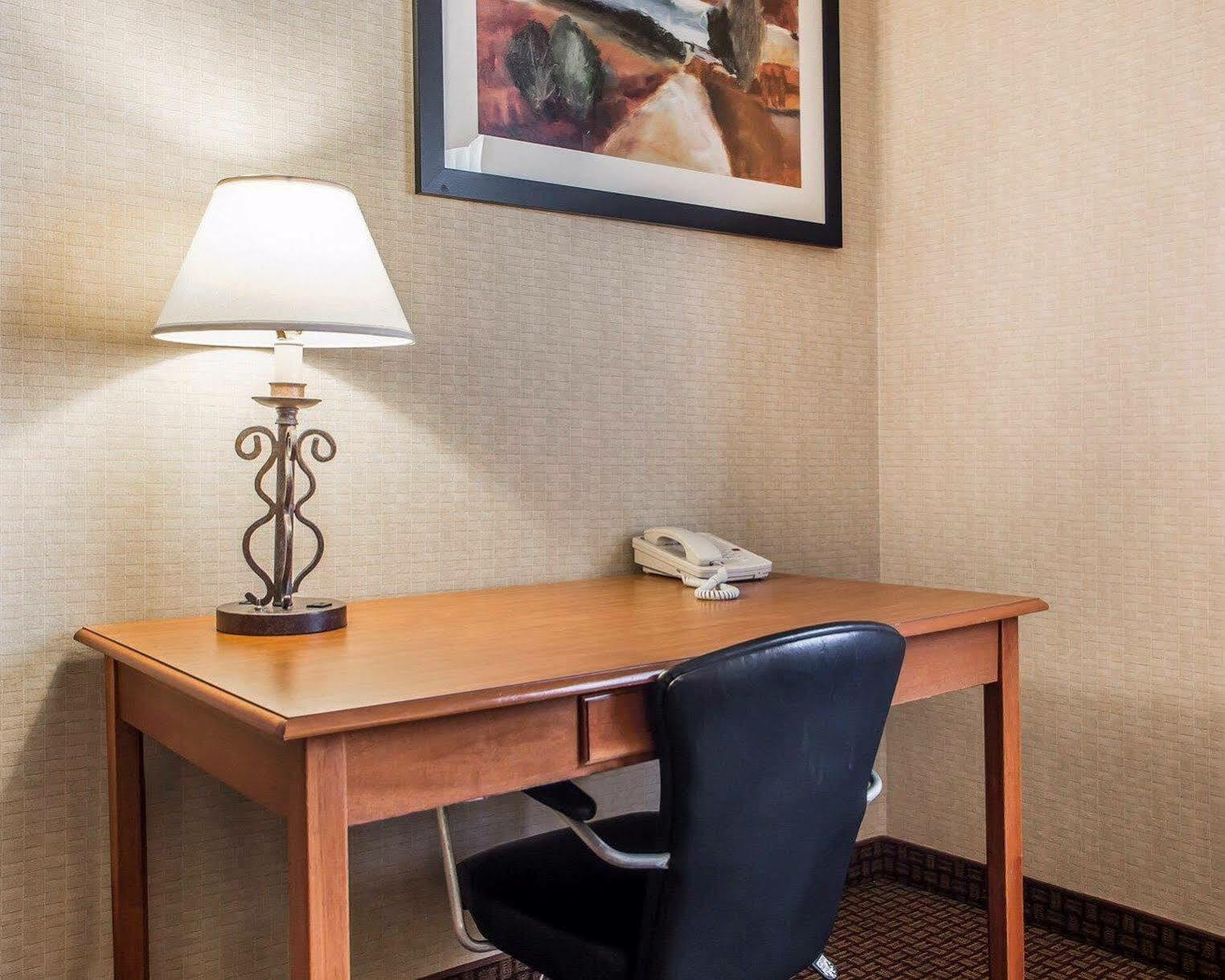 Days Inn By Wyndham Sidney Oh Kültér fotó
