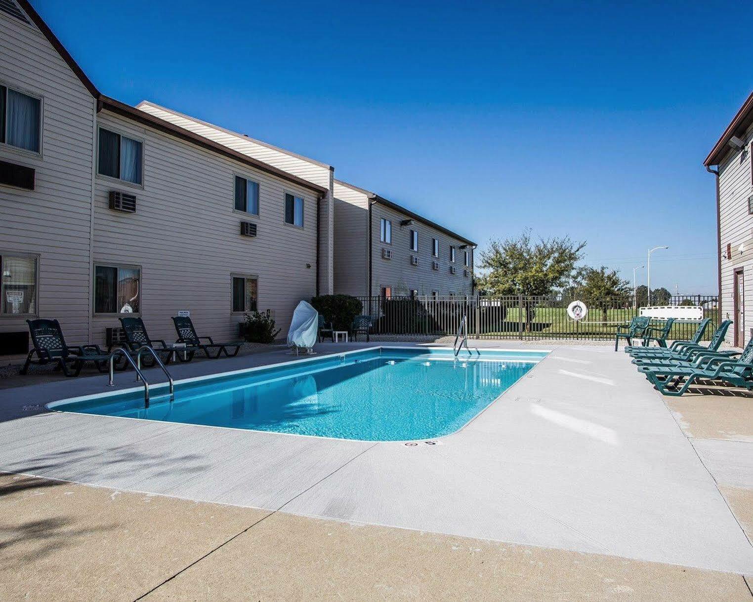 Days Inn By Wyndham Sidney Oh Kültér fotó